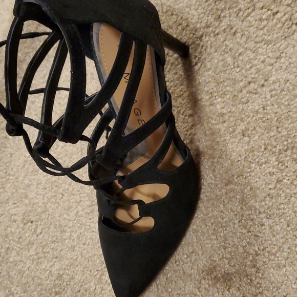 Woman's heels - Picture 2 of 4